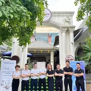 Kia Hà Nam - Khách hàng tham khảo xe thực tế tại Phủ Lý.